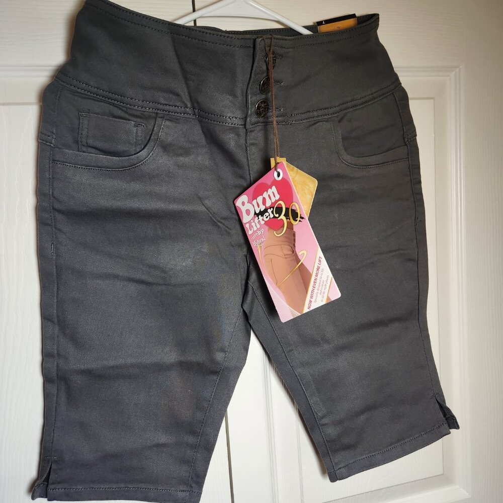 Hybrid & Co. Plus Size 2X "Bum Lifter" Shorts | Charcoal Super Stretch Denim